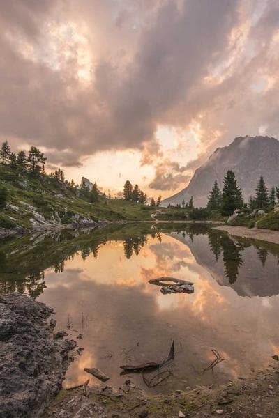 Poster for Frozen Mountain